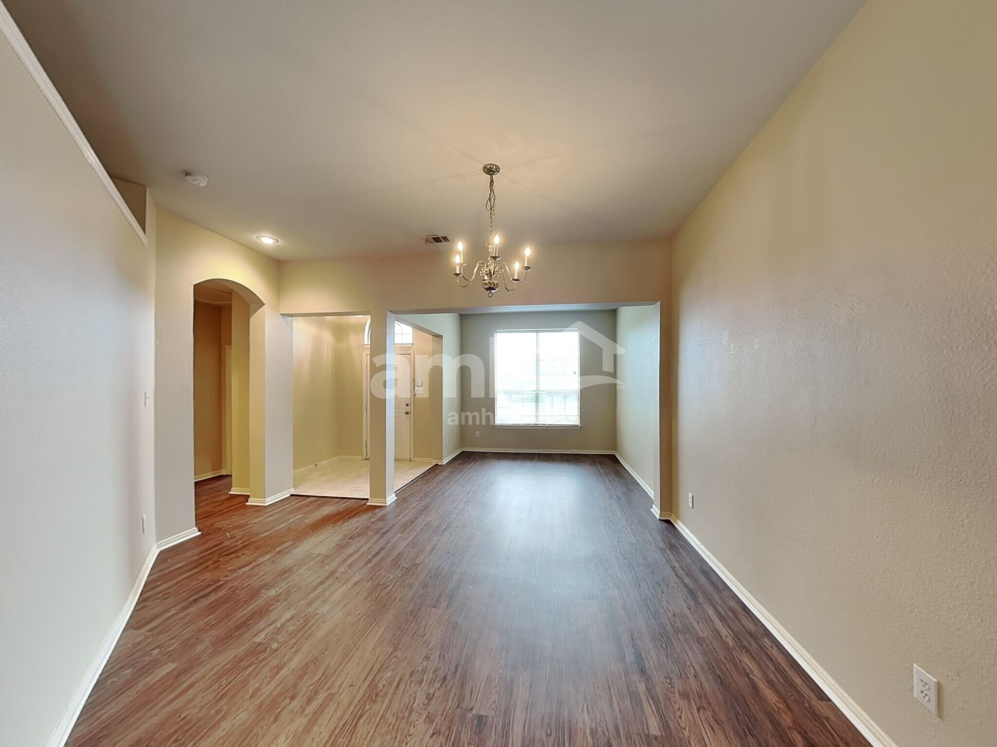 Building Photo - 2430 Fieldcrest Dr