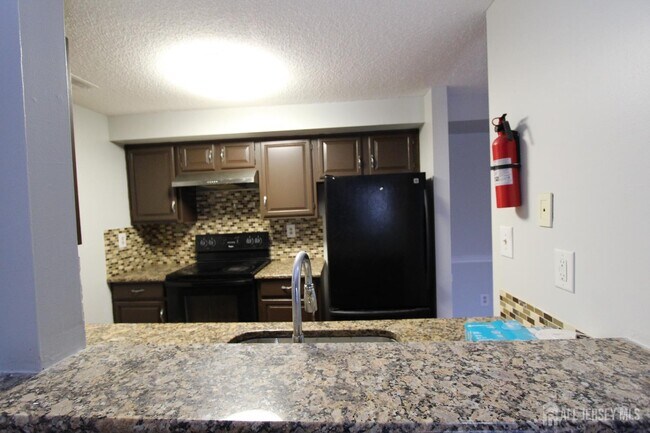 Building Photo - 2202 Aspen Dr