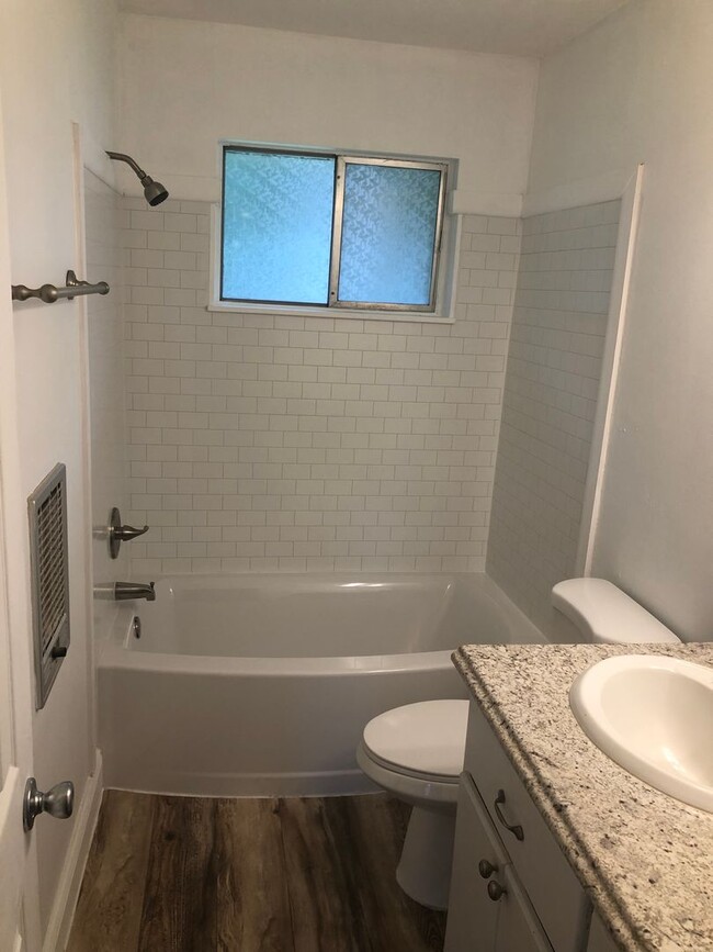 Building Photo - 3 Bedroom 1,5 Bathroom Chester SC  No Wate...