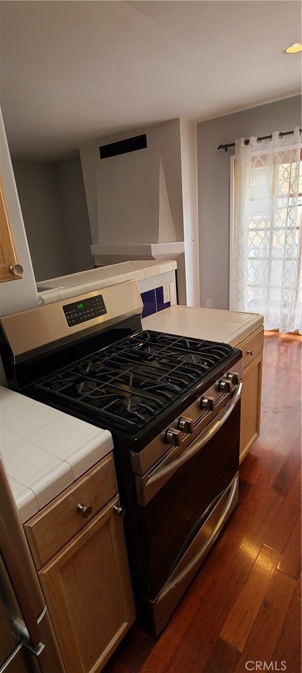 Building Photo - 828 5th St