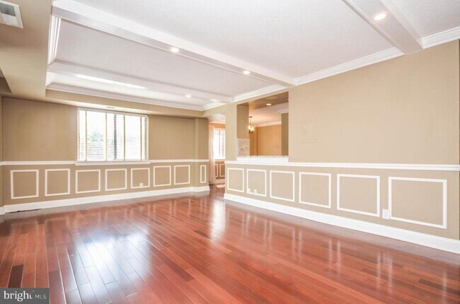 Building Photo - 1401 N Rhodes St
