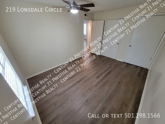 Building Photo - 219 Lonsdale Cir