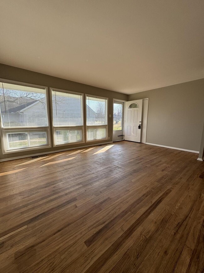 Building Photo - 601 Kenny Ln