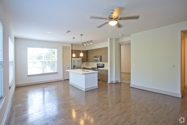 2BR, 2BA - Turkscap - 1,180 SF - Camden Lamar Heights