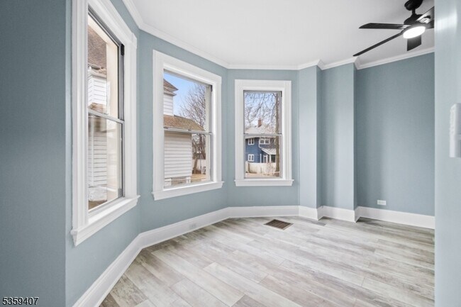 Building Photo - 17 W Pierrepont Ave