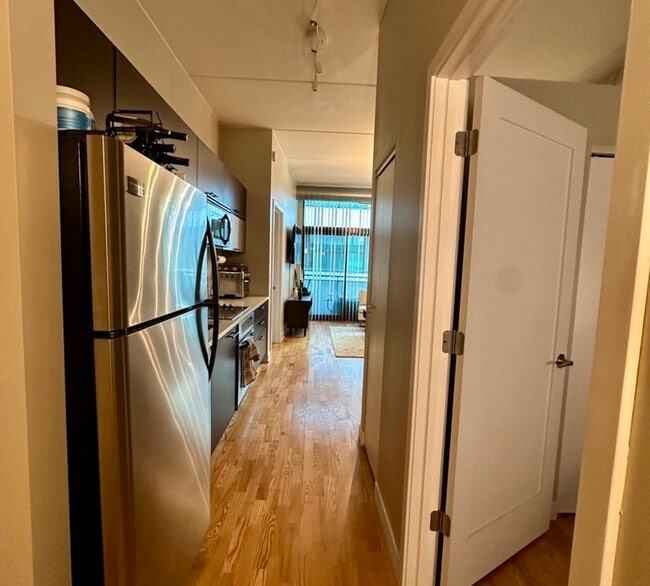 Building Photo - 660 W Wayman St