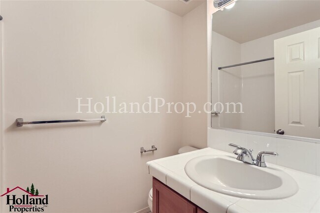 Building Photo - Modern 2-Bedroom Townhome with Garage & Private Deck