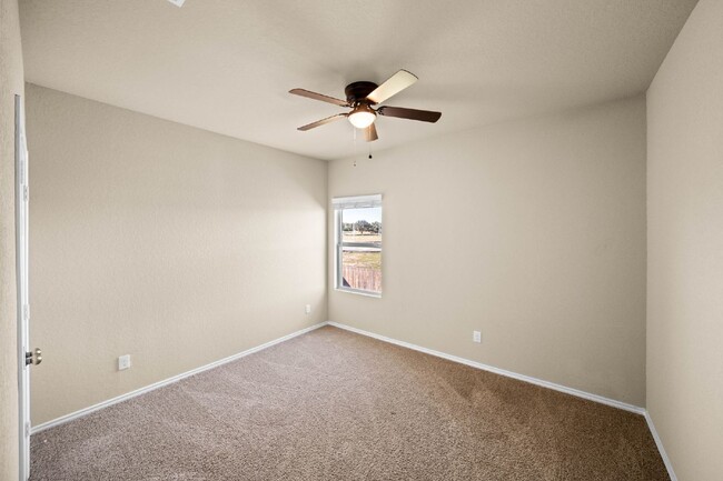 Building Photo - FREE MONTH OF RENT WITH 18 MONTH LEASE SIG...