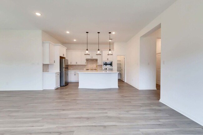 Building Photo - 271 Jefferson Dr