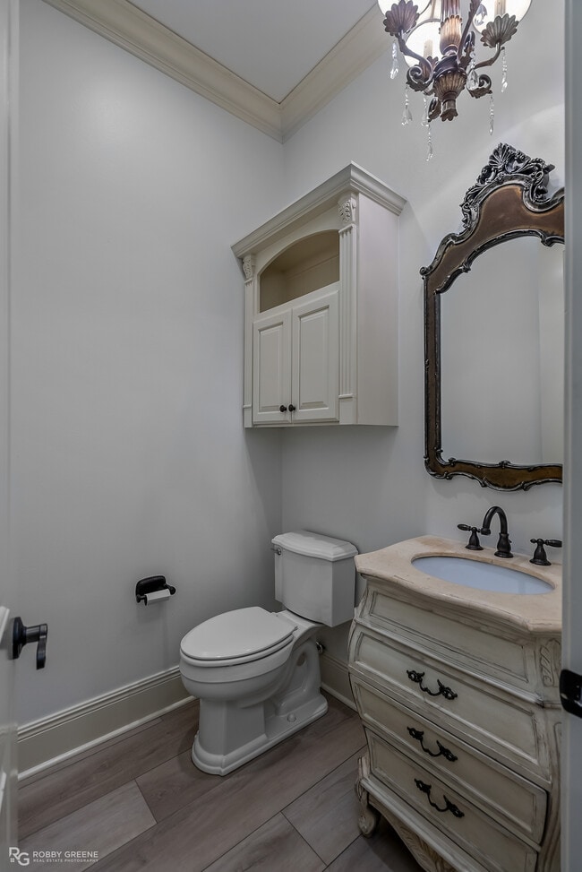 Building Photo - 322 Paris Pl