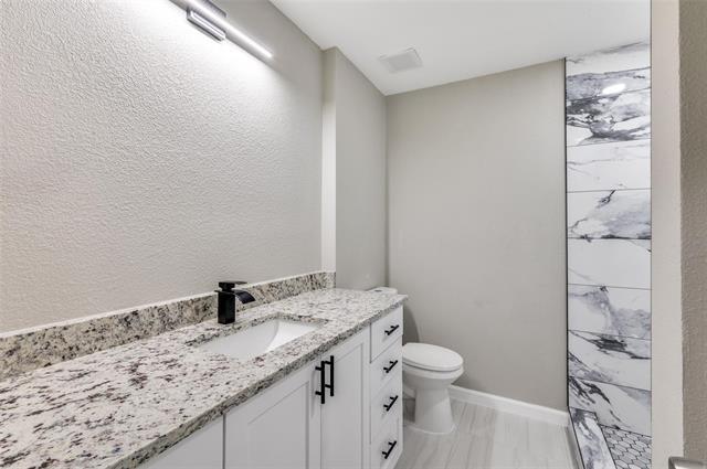 Building Photo - 2301 Stillmeadow Dr