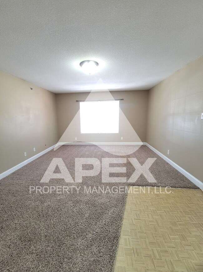 Building Photo - 2BD - 1BA Apartment off Topside Road with ...