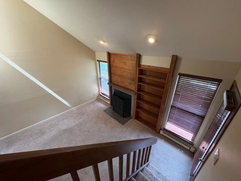 Building Photo - 3239 Redstone Rd