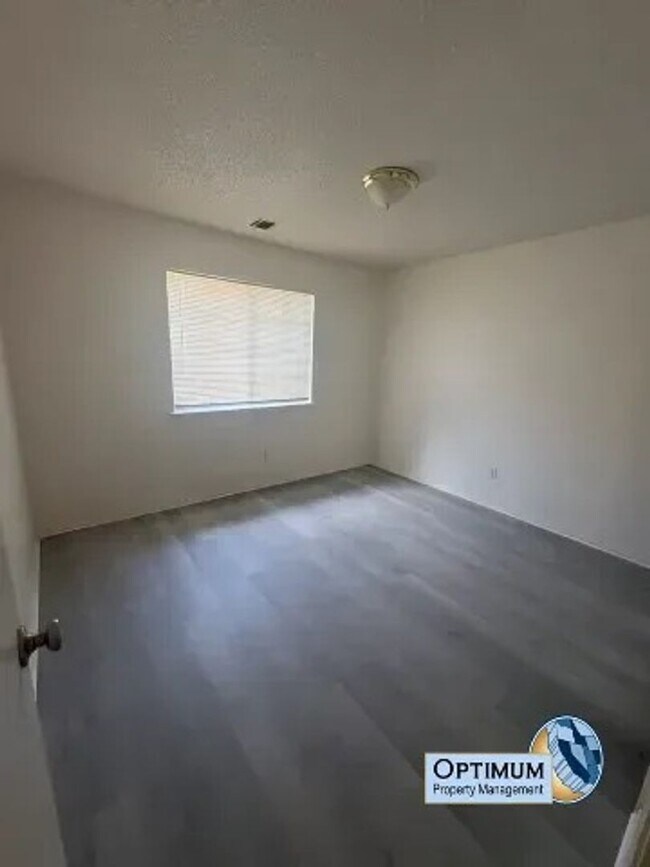 Building Photo - 15286 Del Norte Dr