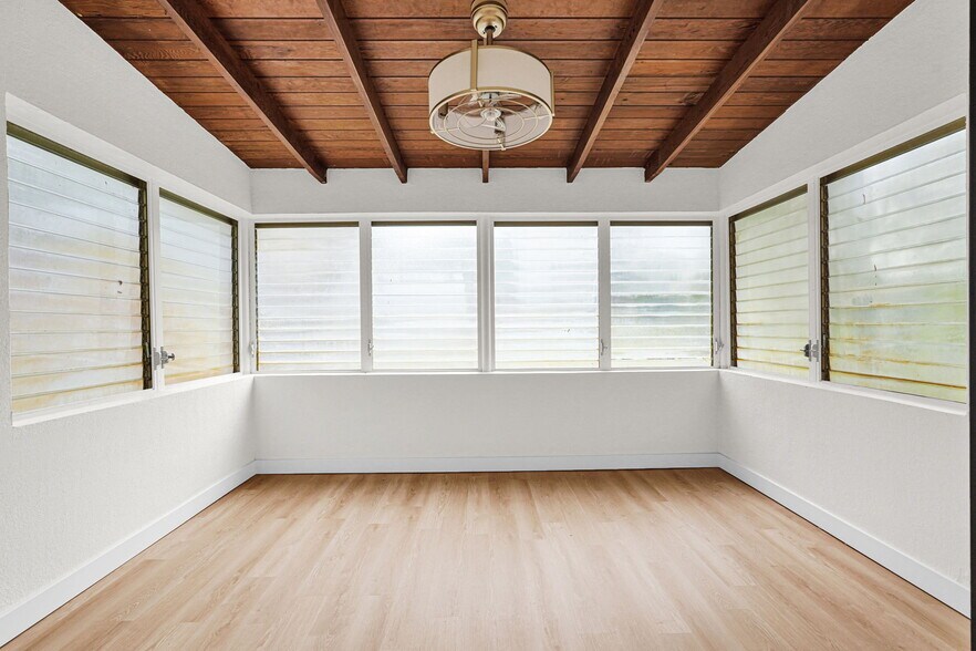 Building Photo - 751 NE 122nd St