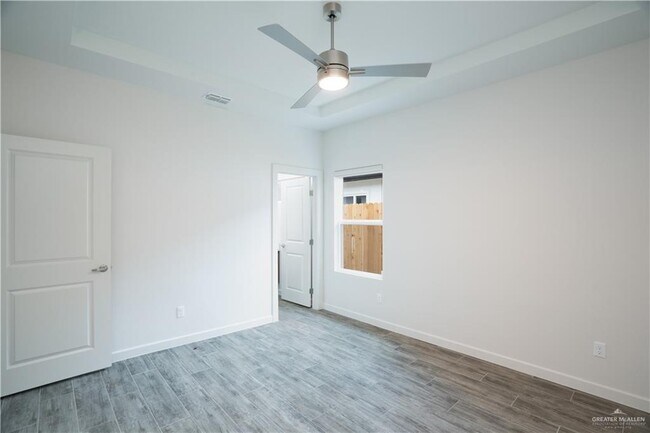 Building Photo - 31 Dragonfly St