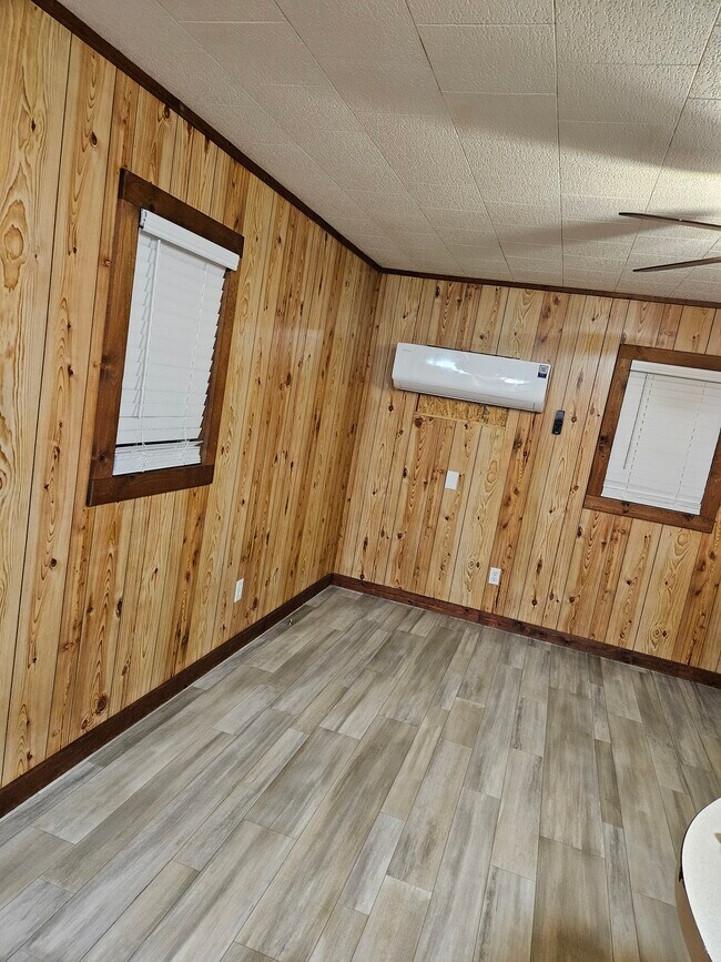 Building Photo - 2-112 Max Cloyd Ln