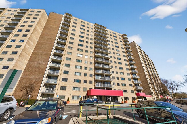 Building Photo - 2500 N Van Dorn St