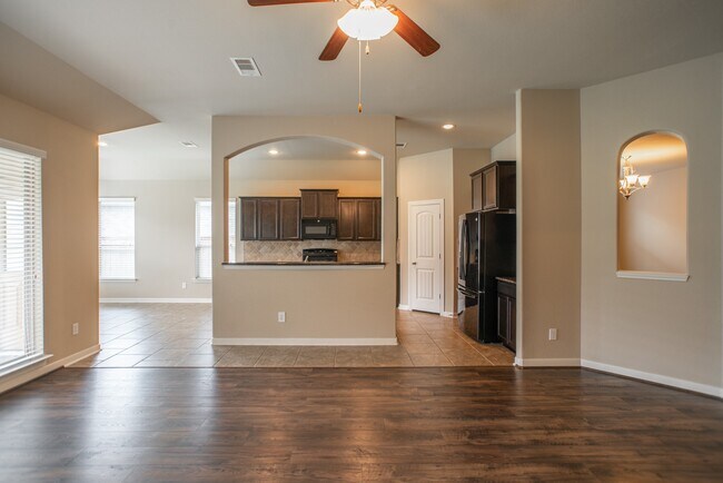 Building Photo - 99 West Wading Pond Circle