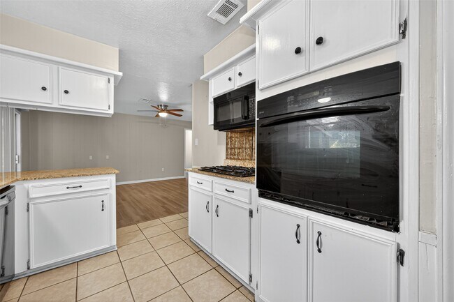 Building Photo - 108 Belvedere Dr
