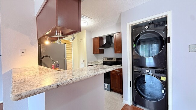 Building Photo - 2120 El Paseo St