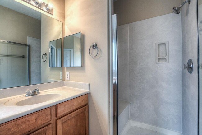 Building Photo - 16619 Whitaker Creek Dr