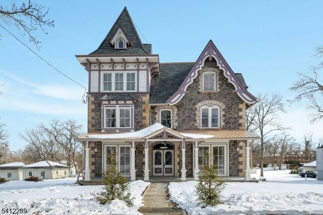 Building Photo - 49 Park Ave