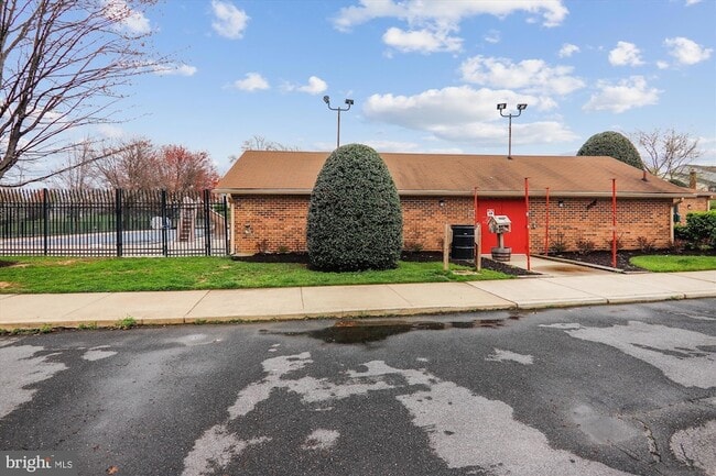 Building Photo - 2970 Schubert Dr