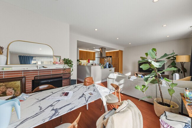 Building Photo - 26 Winfield St