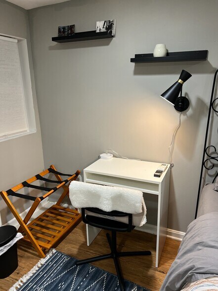 Building Photo - 633 14th St NE