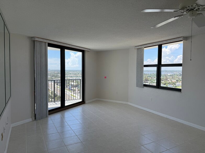 Building Photo - 1415 Ocean Shore Blvd
