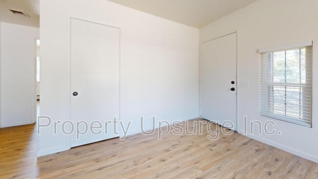 Building Photo - 1625 Robinson St