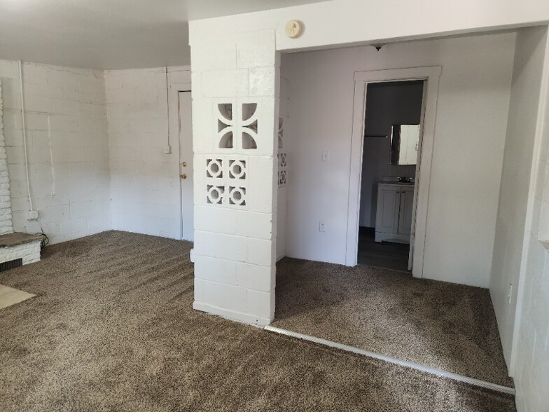 Building Photo - 401 S 12th St