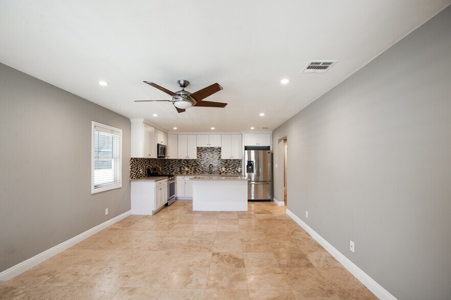 Building Photo - 2653 Tilden Ave