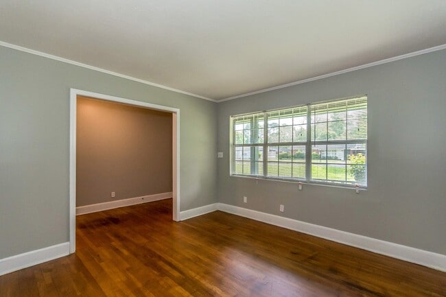 Building Photo - 973 Parkwood Ct