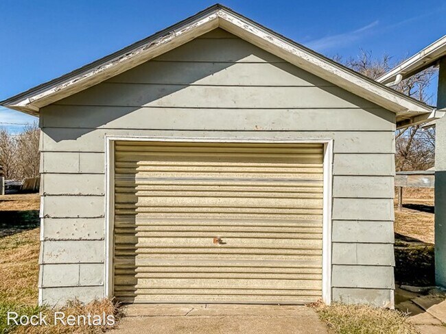 Building Photo - 2 br, 1 bath House - 109 N Speare St