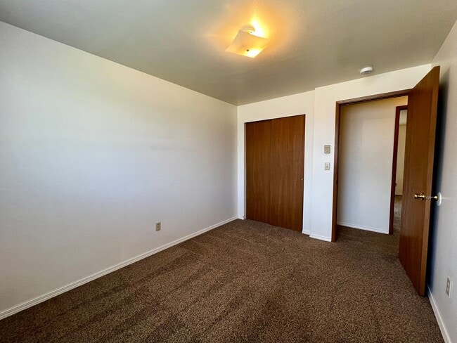 Building Photo - 4802 Bonnie Ln