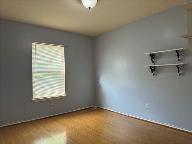 Building Photo - 12746 Wisteria Park Dr