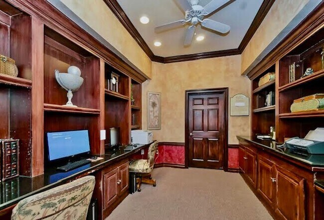Building Photo - Awesome 3/2 Condo w/ a garage Gate Parkway...