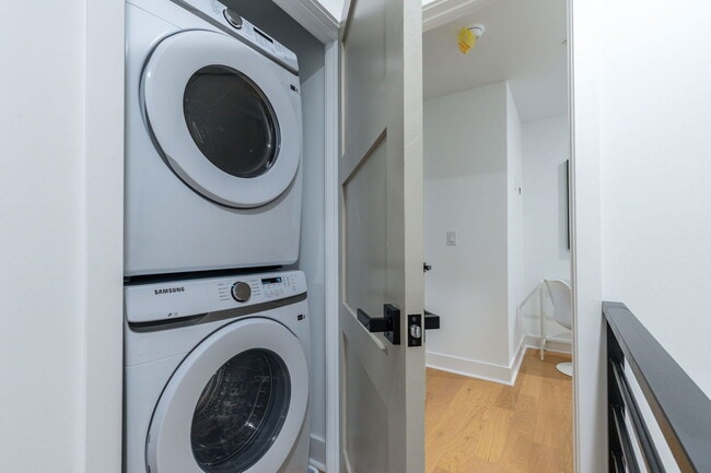 Building Photo - 609 S Orianna St