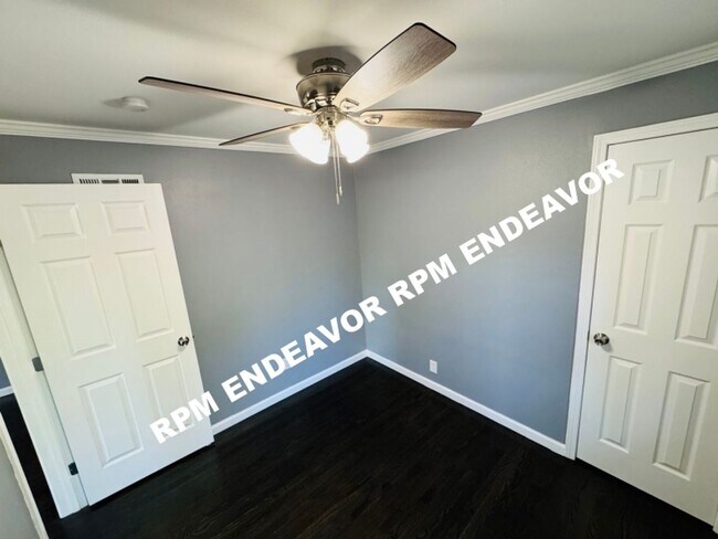 Building Photo - "Charming 4-Bedroom Haven with Sunroom, Ha...