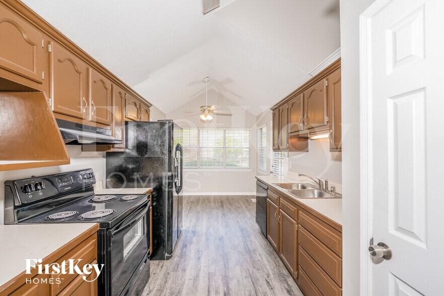 Building Photo - 6768 Crossbrook Ln