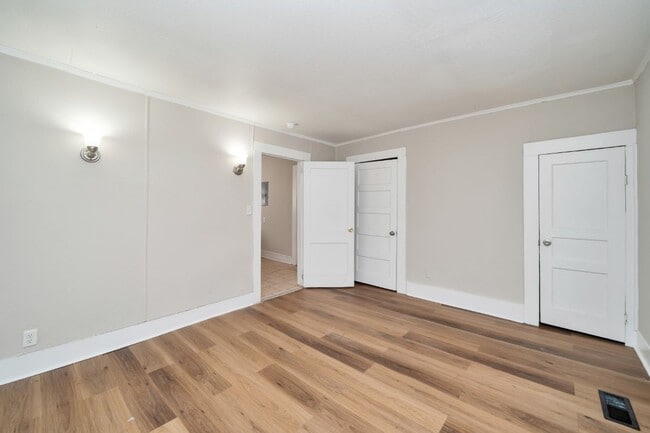 Building Photo - Charming & Fully Renovated Home – Act Fast!