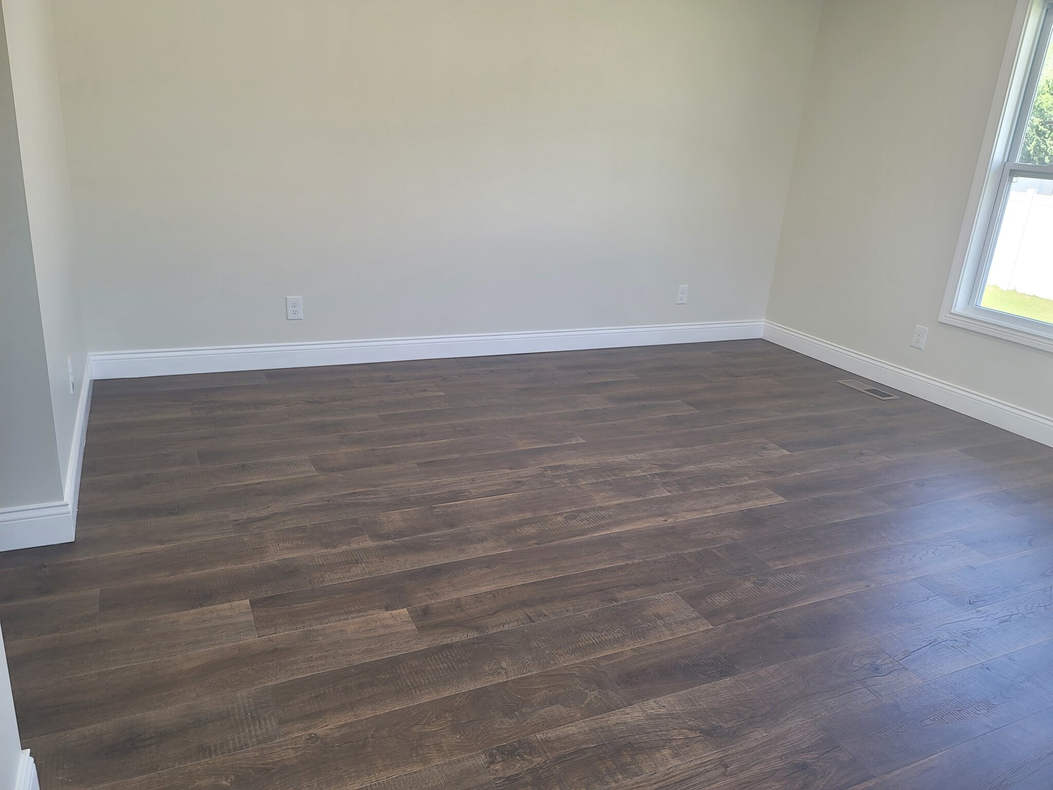 Building Photo - 3611 Sand Dr