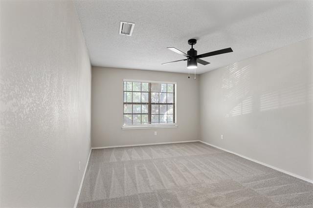 Building Photo - 2706 Bridge Lake Dr