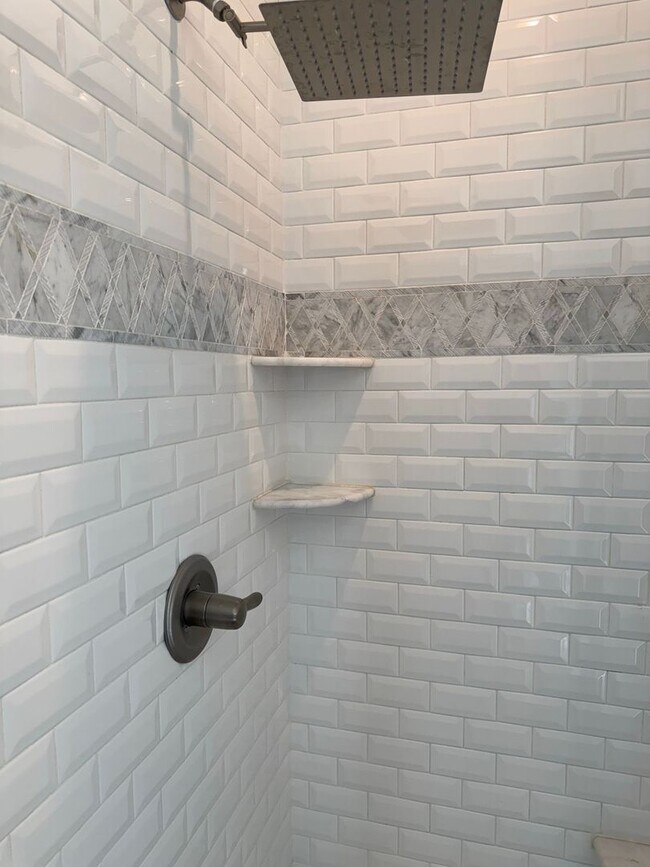 Building Photo - Beautiful 5 Bedroom, 2.5 bath Home in Hickory Wild Subdivision! Lawn care included!