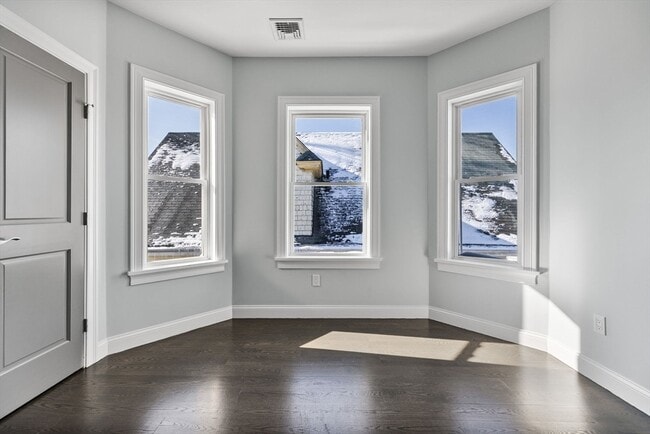 Building Photo - 83 Centre St