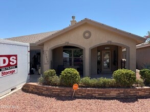 Building Photo - 11008 Cattle Ranch St