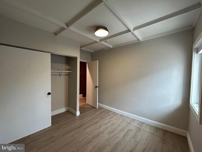 Building Photo - 900 N 29th St