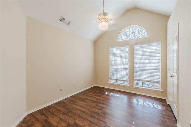 Building Photo - 313 Meadowood Ln